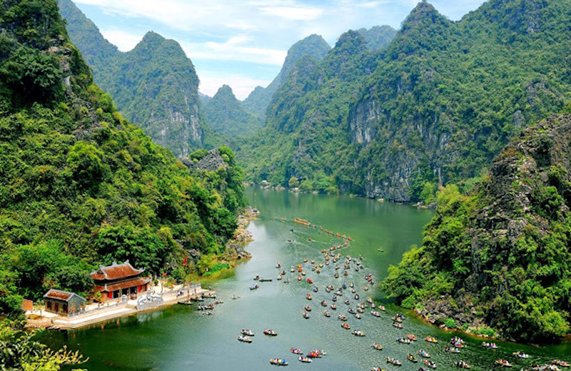 Vietnam keeps borders shut to foreign tourists