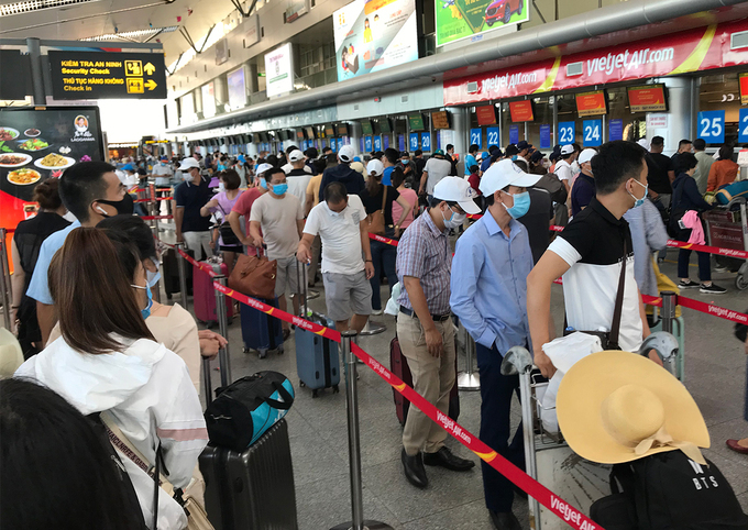 Hanoi on alert as 20,000 people return from pandemic-hit city