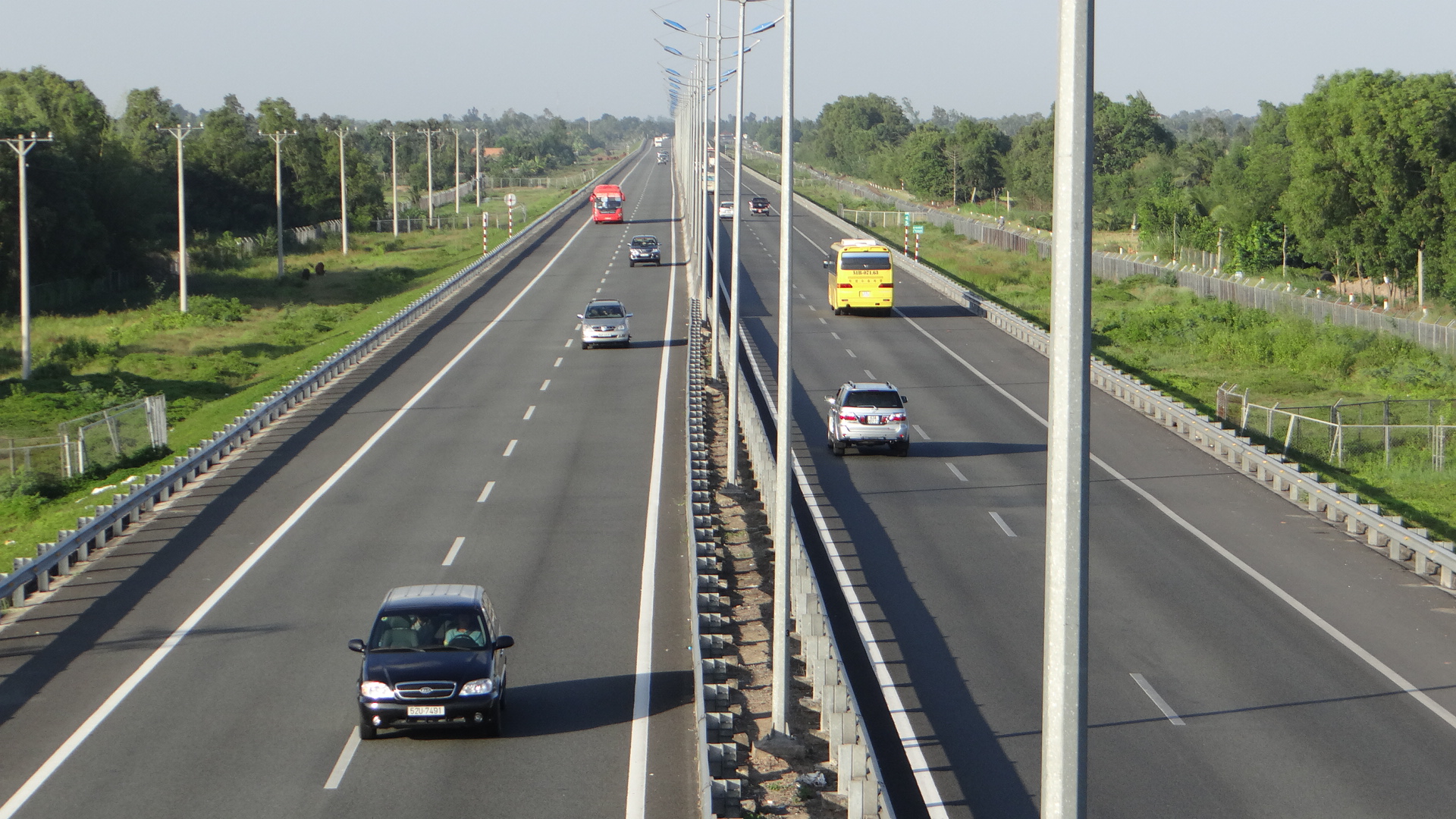 Vietnam transport ministry plans over US$17 billion to build expressways in 5 years