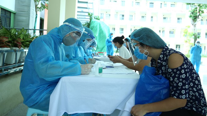 Ministry of Health supports Hanoi in rRT-PCR testing