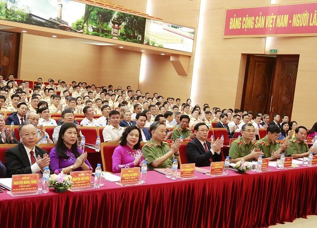 Hanoi police urged to become an elite and modern force