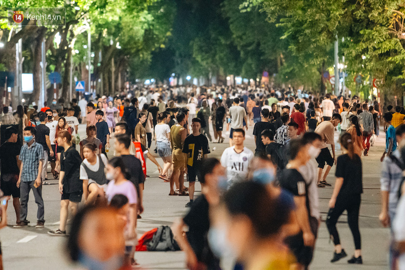 Hanoi halts pedetrian space around Hoan Kiem lake