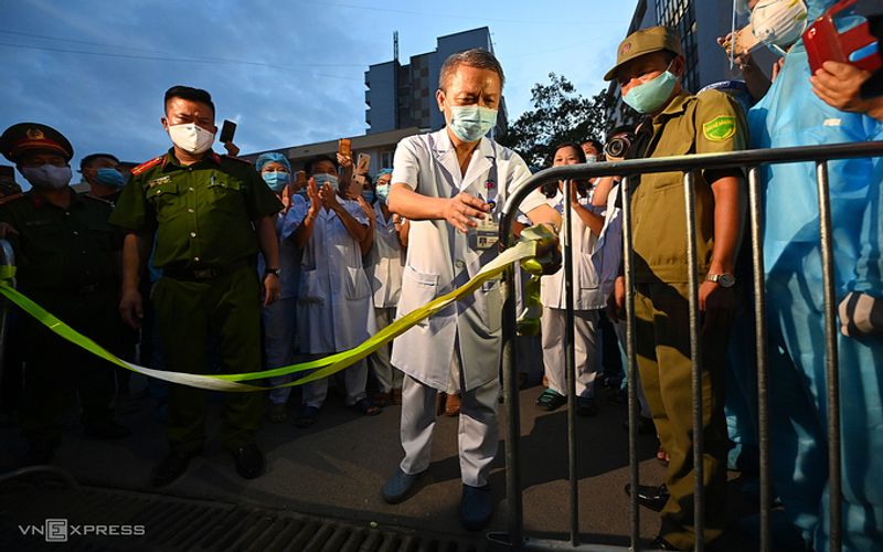 Hanoi hospital reopens as one patient declared Covid-19 negative