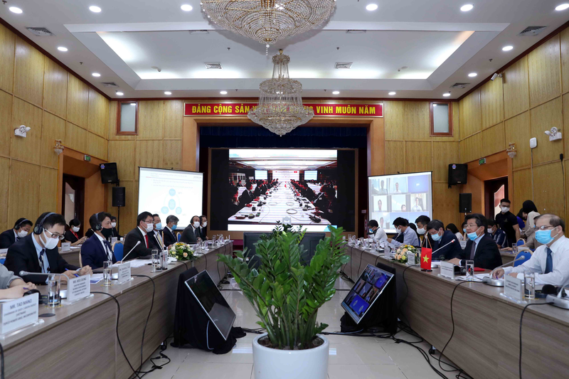 Japan firms expect further streamlined investment procedures in Vietnam