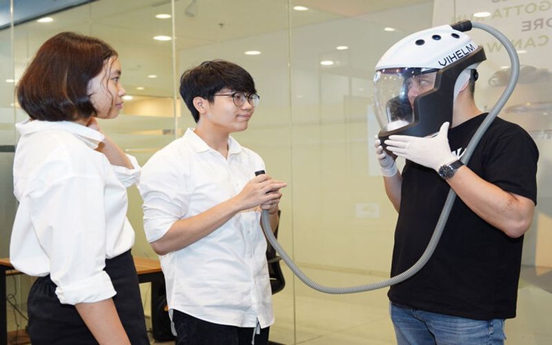 Vietnamese students’ coronavirus-proof helmet wins top-10 award