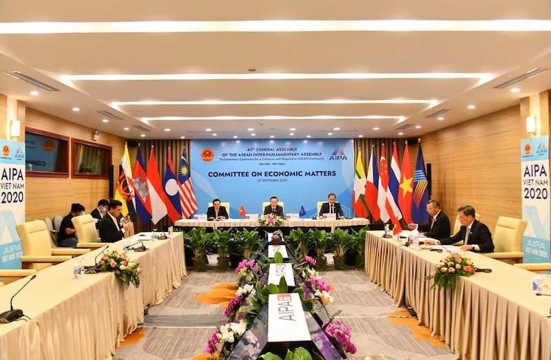 ASEAN to study establishing "travel bubbles" for reactivating tourism 