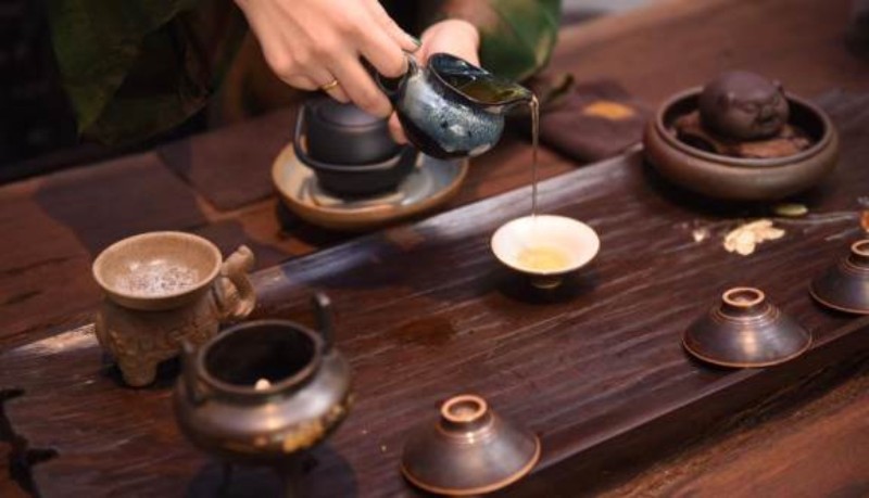 Enjoying Vietnamese typical tea in tea houses in Hanoi