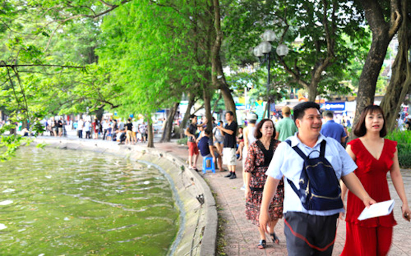 Hanoi disallows begging, tourist harassment in downtown pedestrian streets