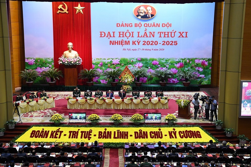 Vietnam president attends Army Party Congress 