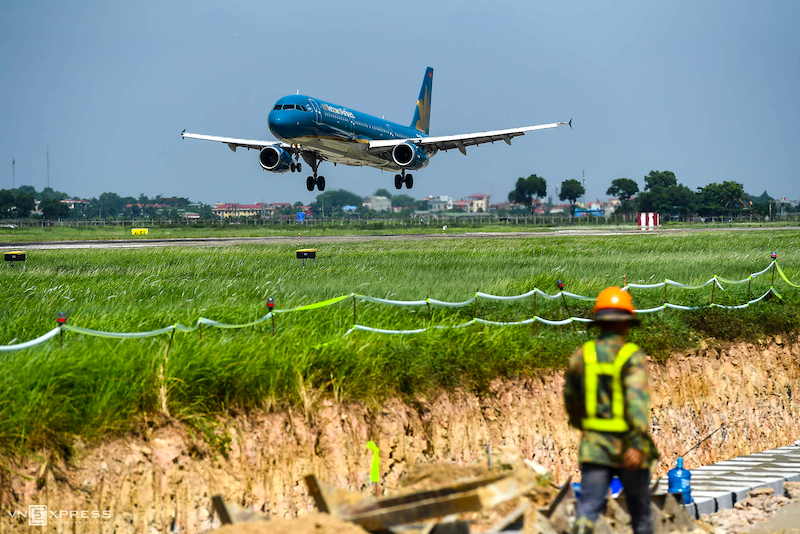 Hanoi studies building second airport