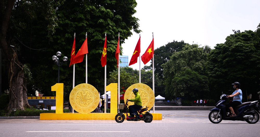 Flags and banners decorate Hanoi streets to mark capital anniversary