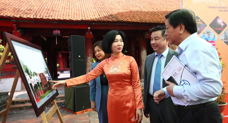 Photo expo "My Hanoi" held to mark 1,010th anniversary of Thang Long - Hanoi