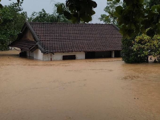 Central Vietnam: Successive floods kill 18 people, next storm due soon