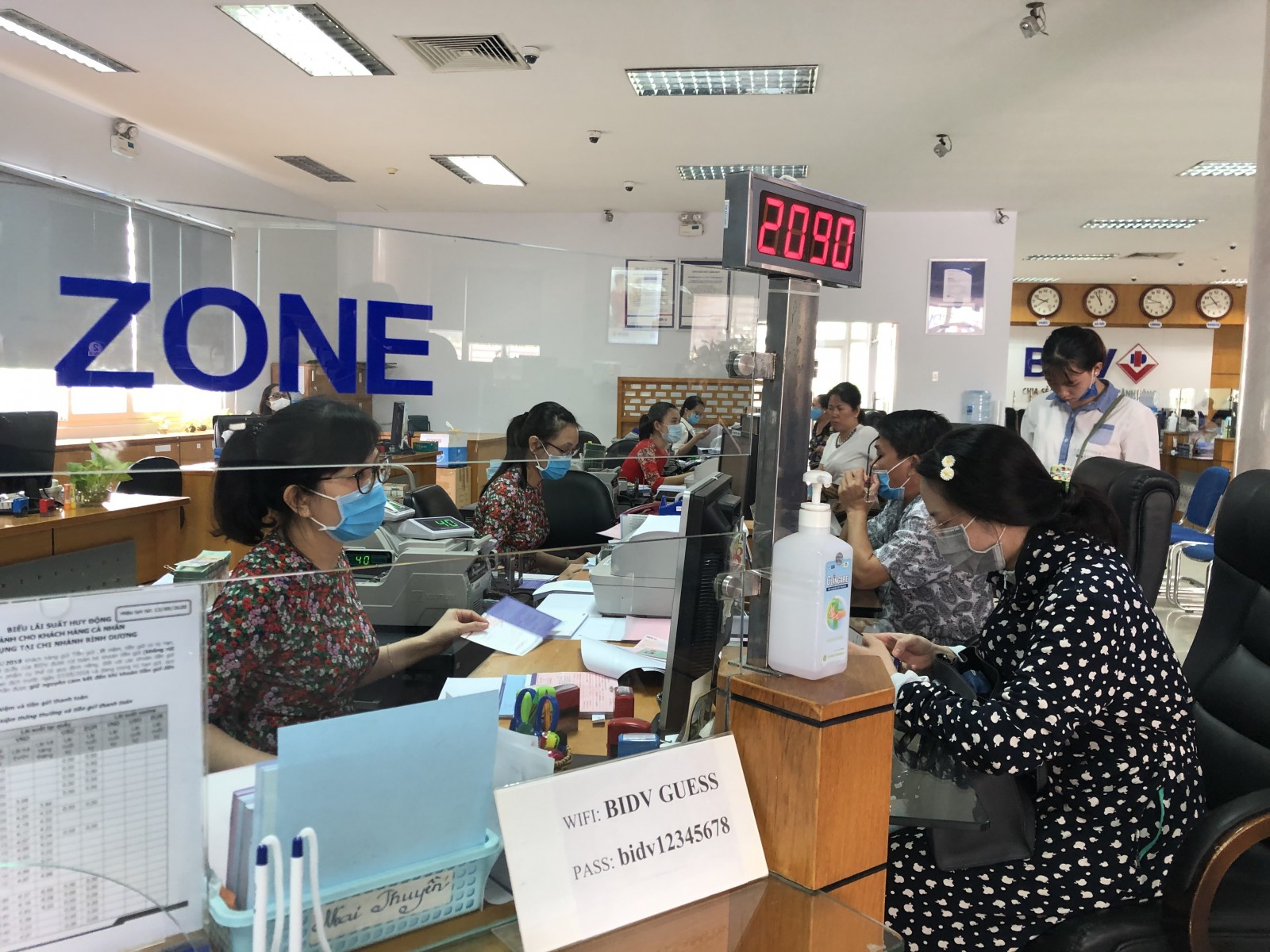 Vietnam banking sector to suffer in 2020 before rebounding in 2021