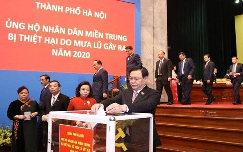 Hanoi supports flood victims in central region