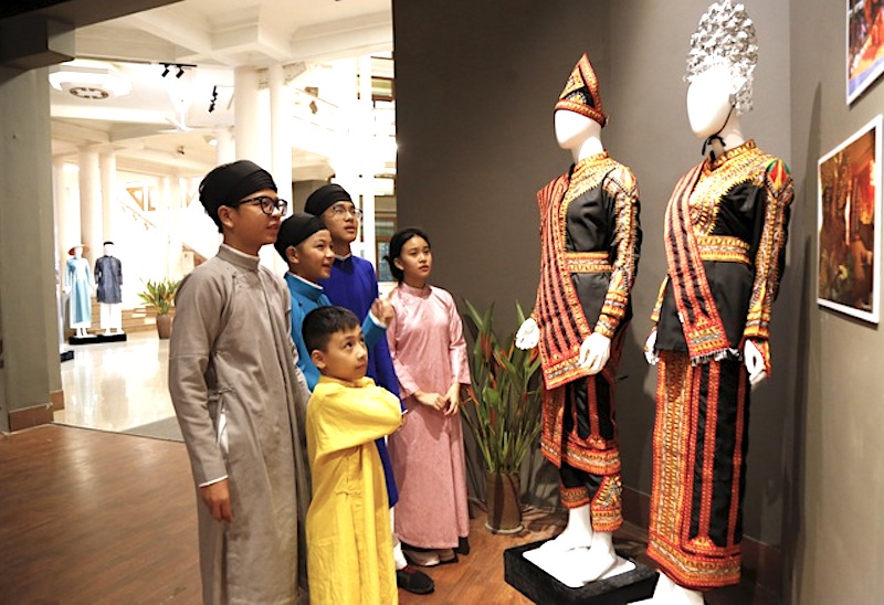 ASEAN traditional costumes displayed at exhibition in Hanoi