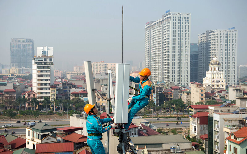 Viettel, MobiFone licensed to pilot 5G commercial running