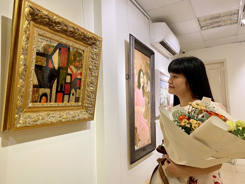 Paintings highlight Hanoi cultural and heritages in autumn 