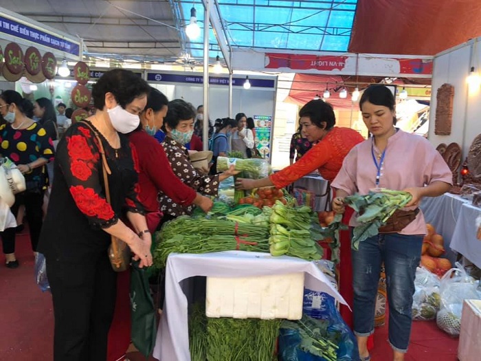 Hanoi holds trade fair promoting Vietnamese goods