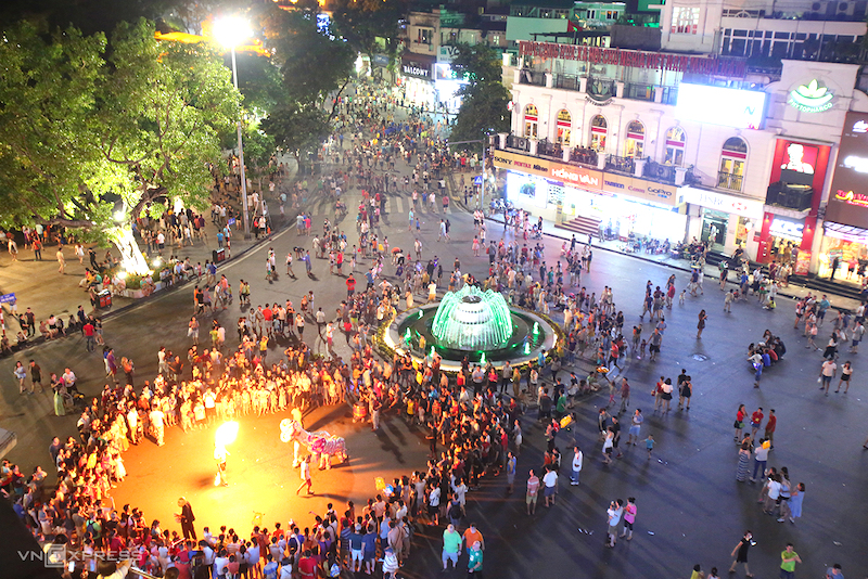 Hanoi pedestrian streets - ideal weekend rendezvous