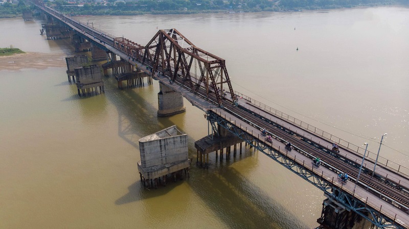 Long Bien Bridge - the horizontal Eiffel Tower in Vietnam