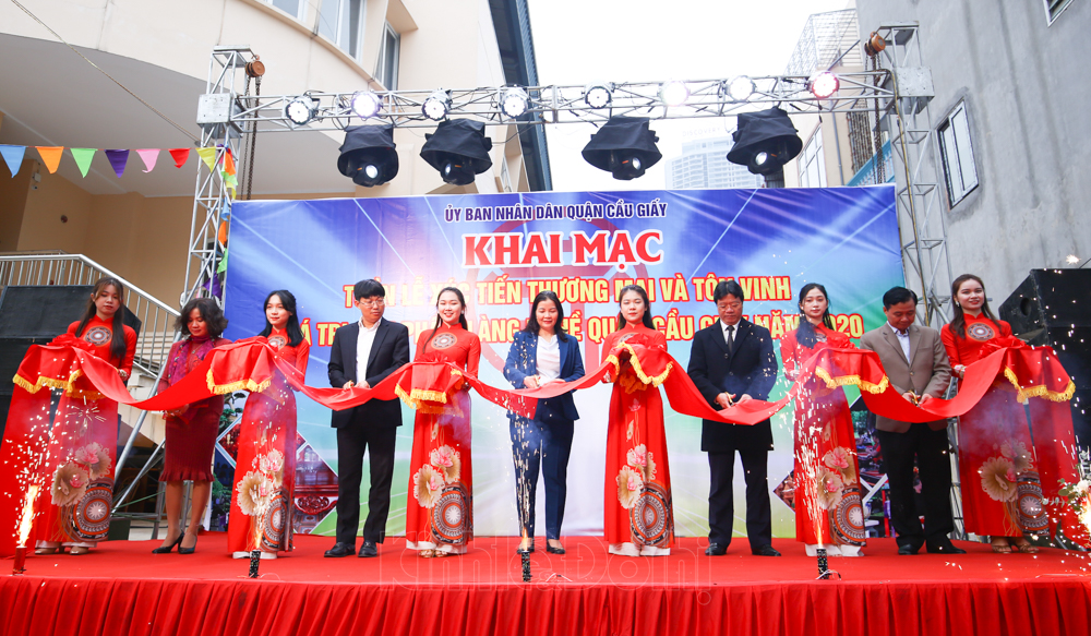 Hanoi launches Promotion Week to honor craft products