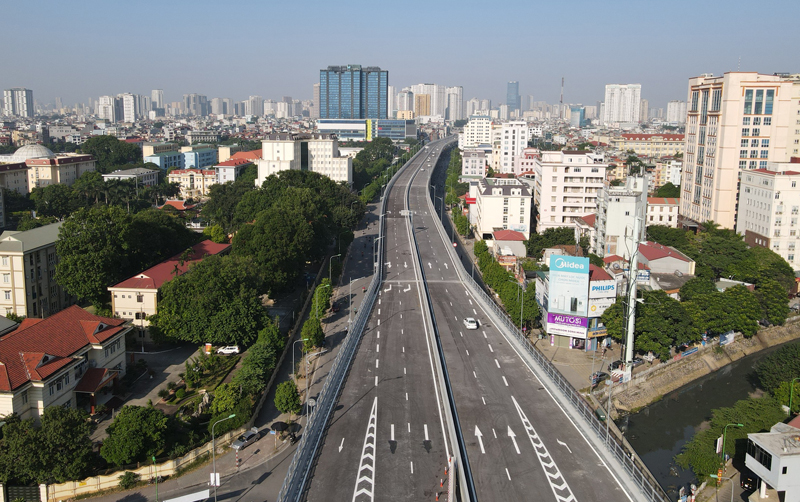 Final touches on Hanoi’s elevated ring road and Truong Chinh street