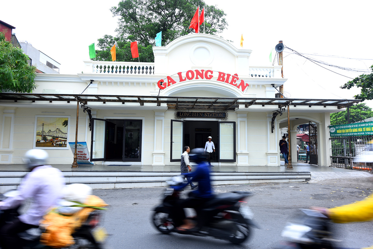 Long Bien Railway Station - a tourist attraction after being renovated