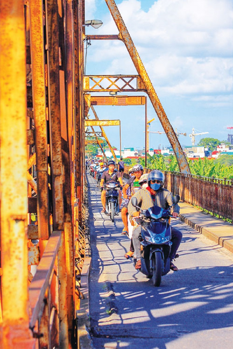 Long Bien Bridge - the iconic French construction in the heart of Hanoi 