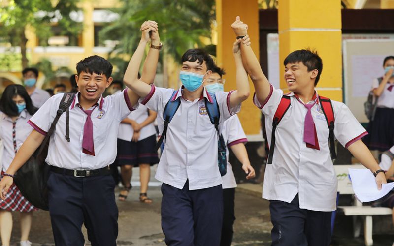 Over 98% of Vietnam high school students pass national exam