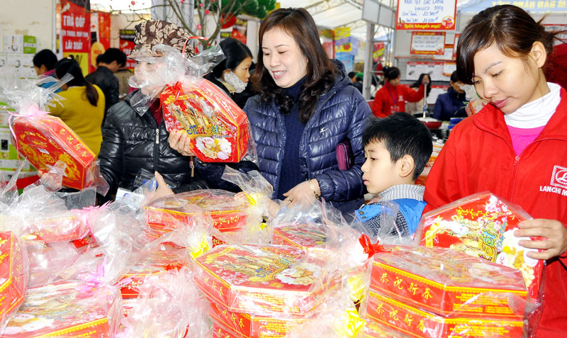 Hanoi to provide plentiful goods for upcoming Tet holiday: Official