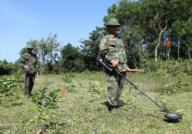 Vietnam to clear 800,000 ha of bombs and mines by 2025