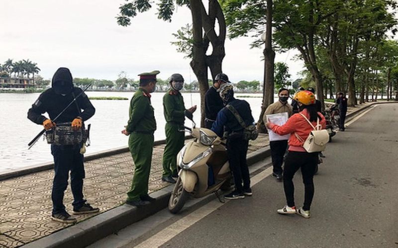 Hanoi imposes hefty fines for mask violators