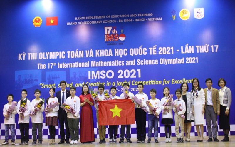 Hanoi student bags gold medal at Int'l Math-Science Olympiad