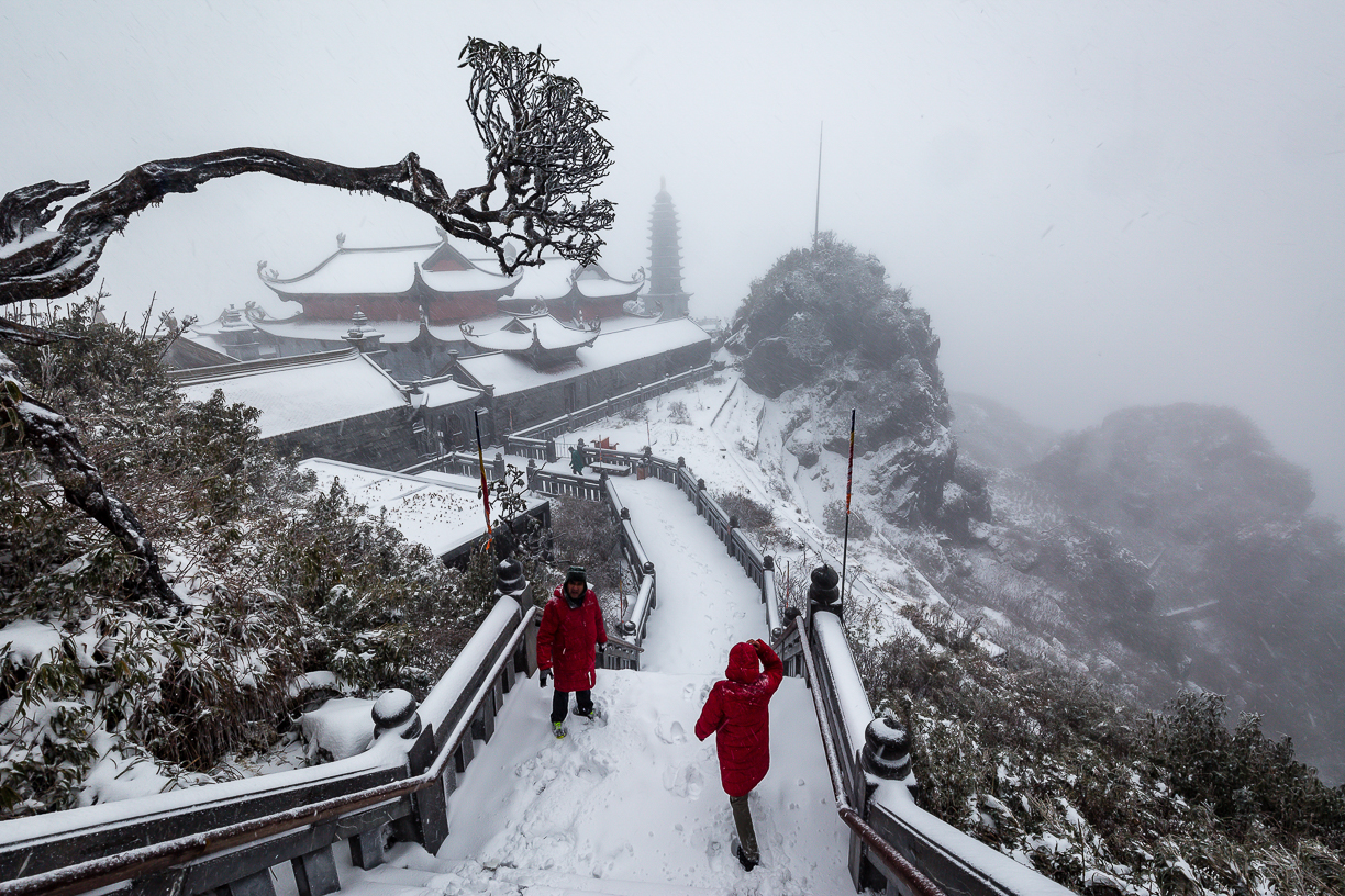 Snow blankets Mount Fansipan