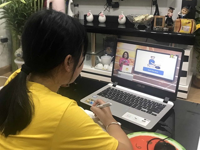 Hanoi students keep online classes after Tet break