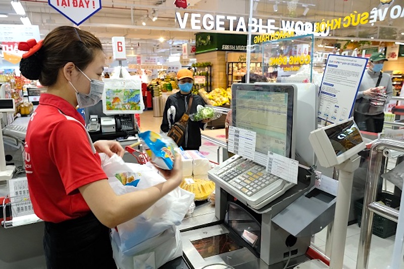 Covid-19 boosts up online sales in Hanoi retail systems