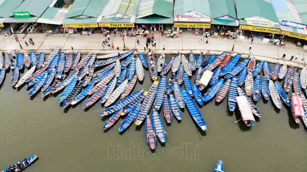 Huong Pagoda reopens 