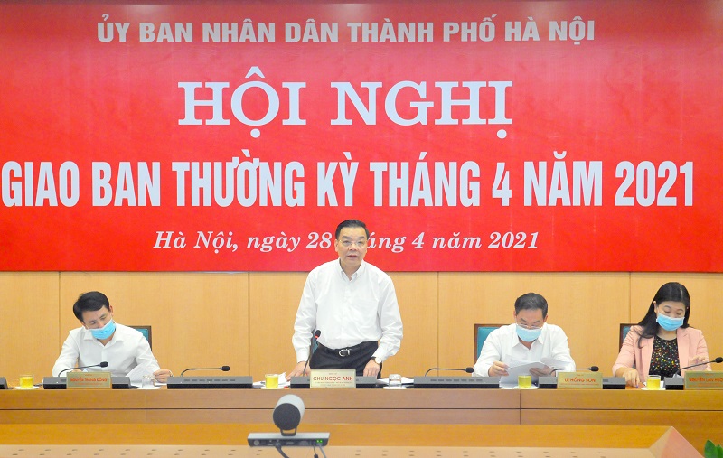 Hanoi to accelerate economic development in remaining months: Mayor