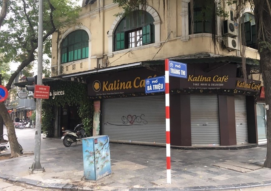 Hanoi closes sidewalk eateries and cafés to curb Covid-19 outbreak