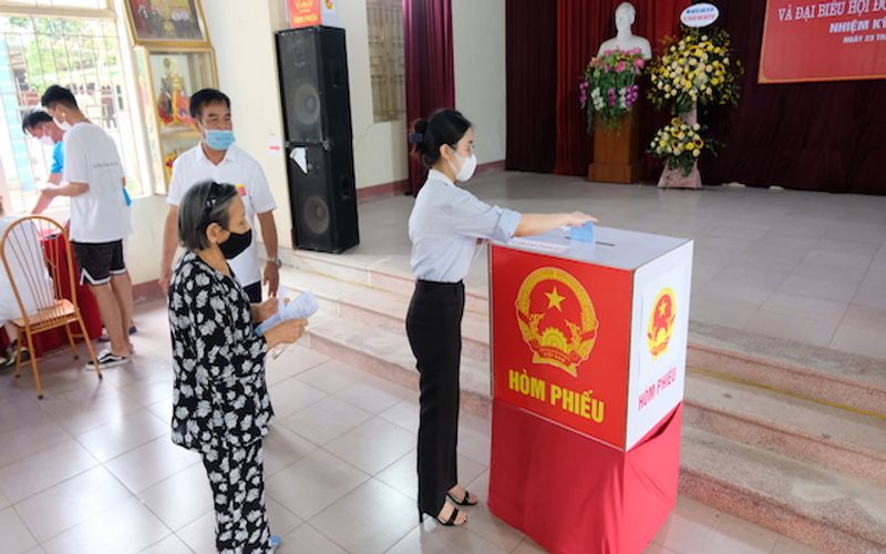 First voting of a Vietnamese student