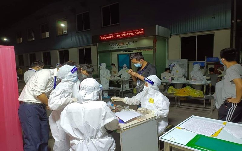 Thousands of medical staff and students sign up to help Bac Giang 