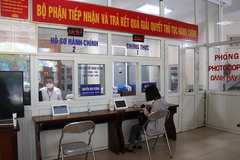 Hanoi ensures smooth handling of administrative processes amid social distancing