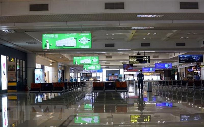 Hanoi facilitates foreign airline employees at Noi Bai Int’l Airport