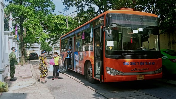 Hanoi provides supports to transport companies