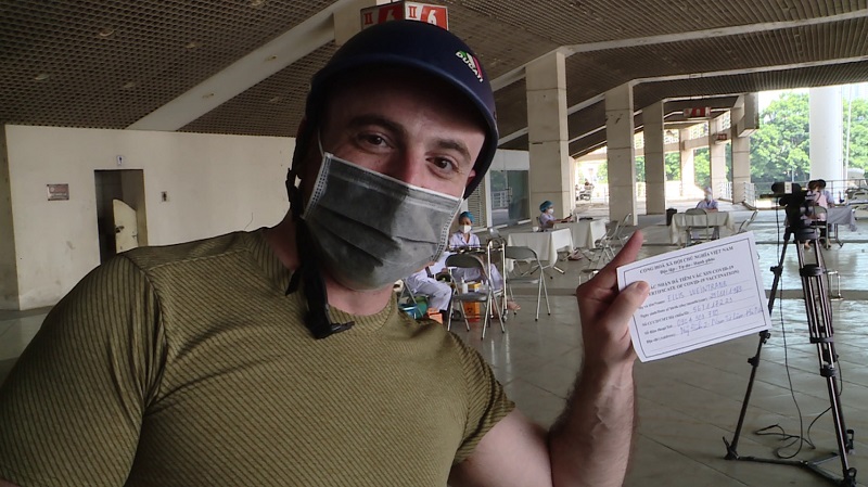 ‘No one is left behind’: Foreigners are vaccinated in Hanoi 