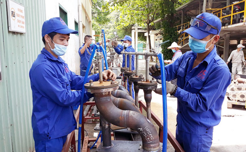 Hanoi's enterprises resume operations adapting to new normal 