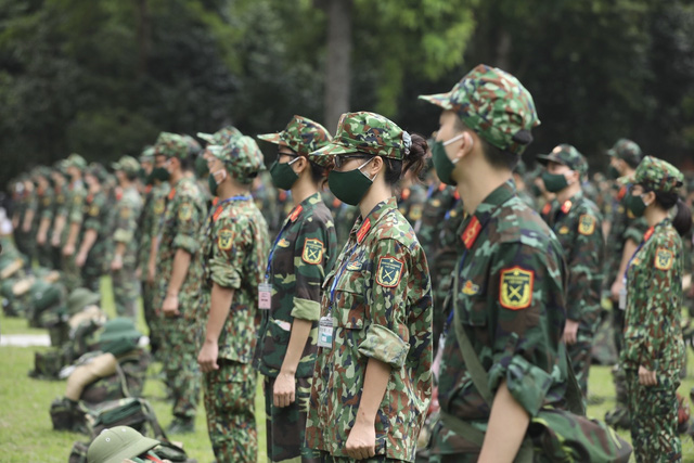 Nearly 34,000 soldiers join pandemic fight in HCM City 