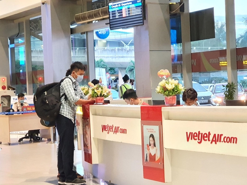 How will Vietnam apply domestic airfare floor price?