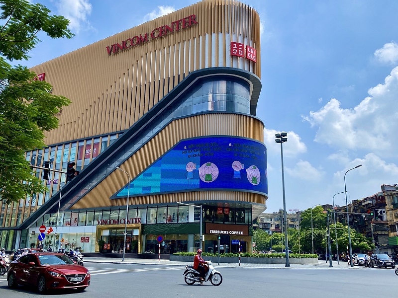 Hanoi allows reopening of trade centers, fashion and cosmetics stores